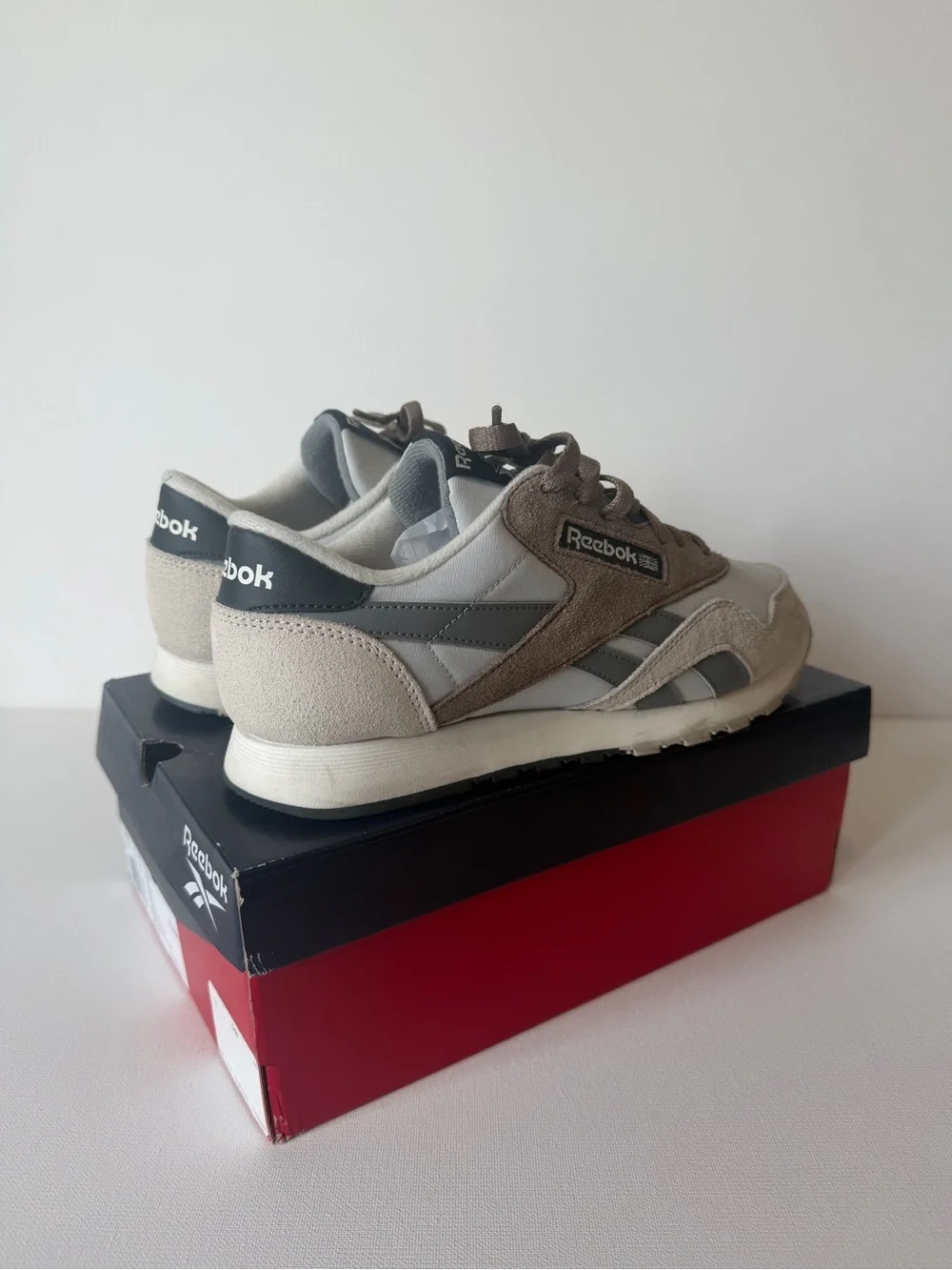 Reebok Men's Taupe and Light Gray Sneakers